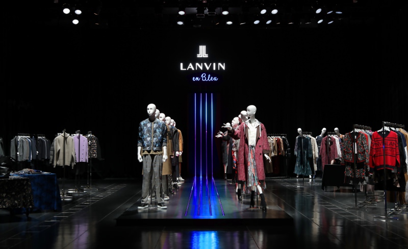 LANVIN en Bleu AUTOMNE / HIVER 2019 <br />– CHEMIN DE LUMIERE -<br />2019.04.18 - 04.20<br />DIRECTION / PRODUCTION / DESIGN