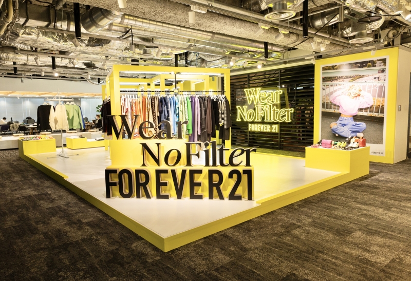 FOREVER 21 Exhibition<br />2022.12.05 - 12.16<br />DIRECTION / PRODUCTION